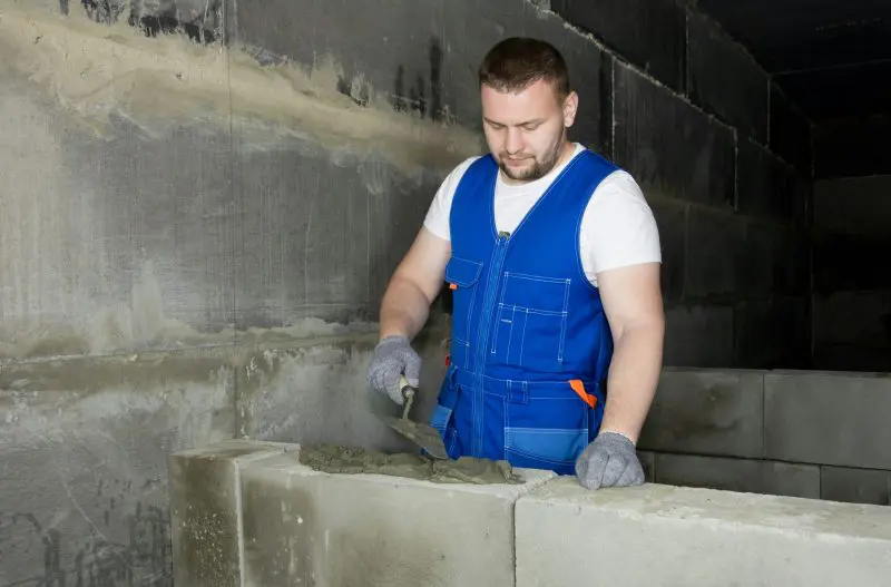 Klej do styropianu – sekret trwałych i estetycznych wykończeń w Twoim domu